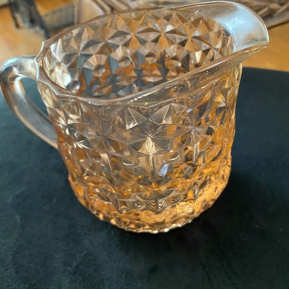 Vintage pink small pitcher/creamer with diamond pattern. - Picture 3 of 3